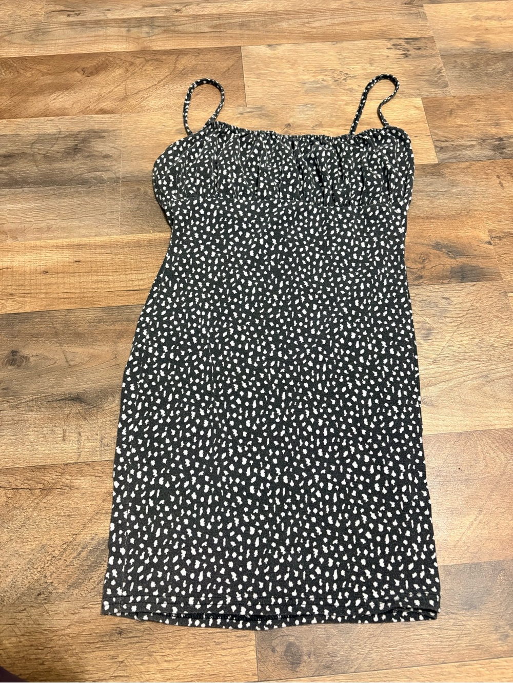 🖤 PrettyLittleThing Black & White Spot Ruched Bust Mini Dress – US 6